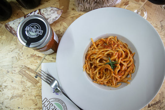 Scopri come preparare il Sugo all'aglione